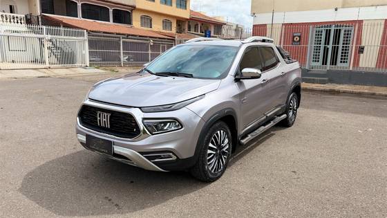 FIAT TORO 2.2 TURBO DIESEL RANCH 4WD AT9 FIAT TORO 2.2 TURBO DIESEL RANCH 4WD AT9